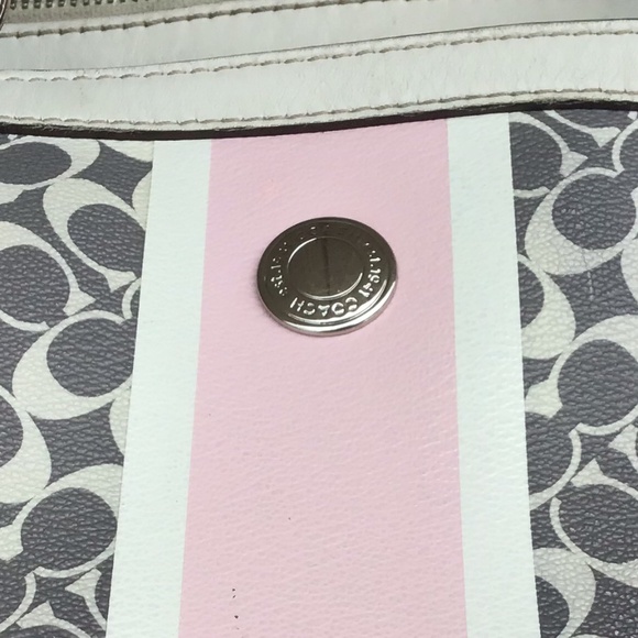 Coach Signature Bag - Picture 14 of 16